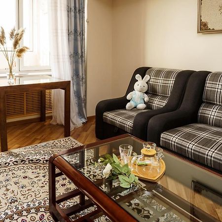 Золотой Квадрат 60 Кв2 Leilighet Almaty Eksteriør bilde