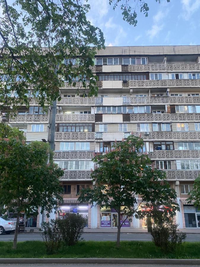 Золотой Квадрат 60 Кв2 Leilighet Almaty Eksteriør bilde